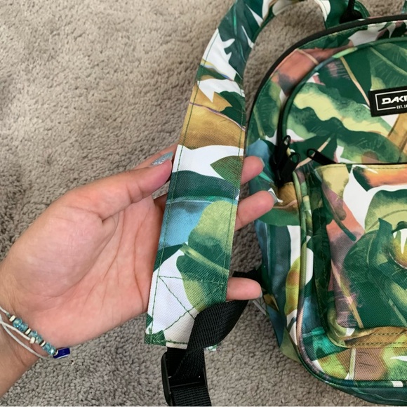 LIKE NEW Dakine Essentials Pack Mini 7L - Palm Grove - Picture 4 of 10